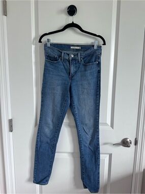 Levi’s 311 Shaping Skinny Jeans Size 26 Medium Wash